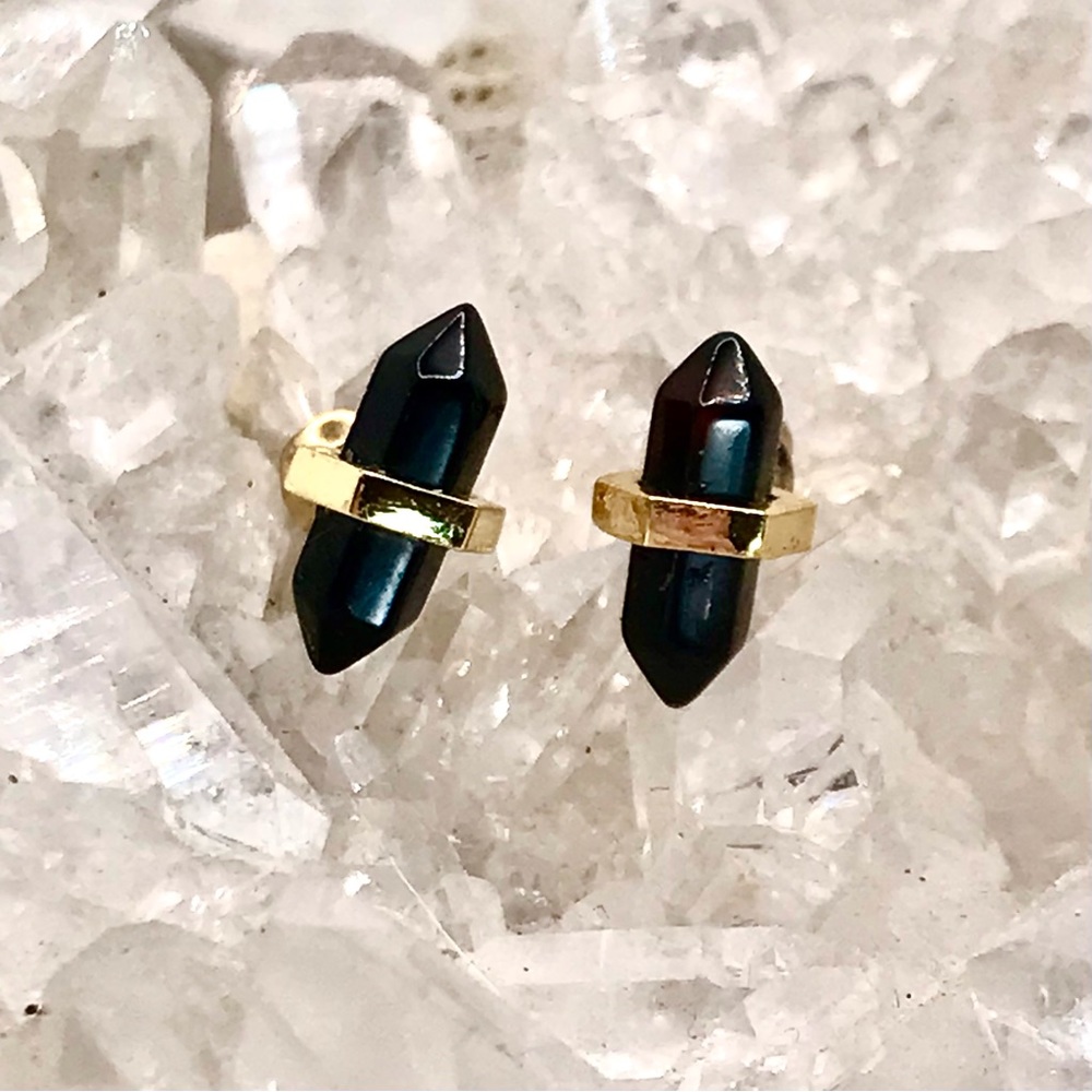 ✨Crystal Point Stud Earrings✨